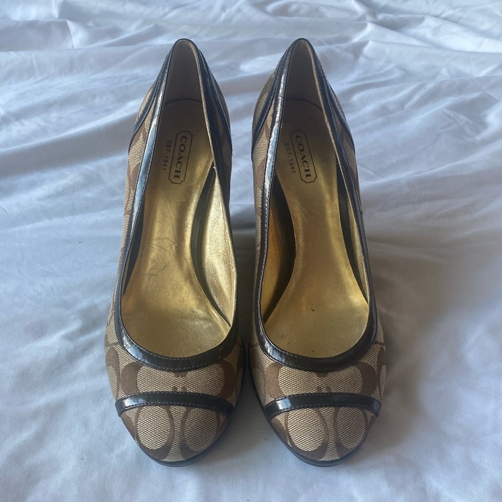 Coach logo wedges